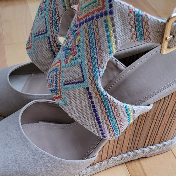 SOLD - Wedge Sandals - Picture 7 of 8